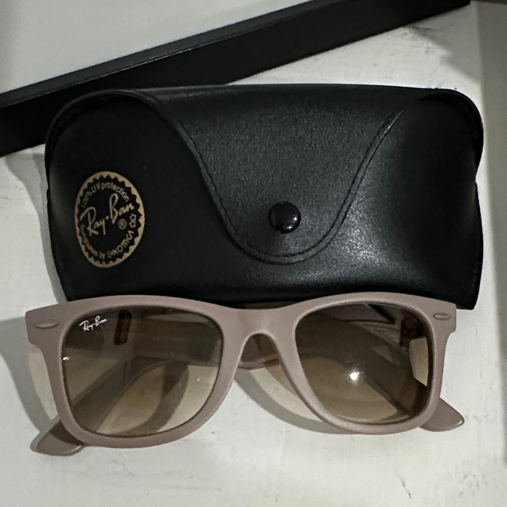 Ray-Ban Wayfarer Sunglasses